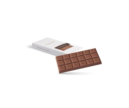 Milk chocolate bar with hazelnut